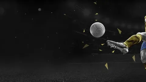 曼联青年队错过与C罗同场学习的宝贵机会——前助教滕哈赫直言